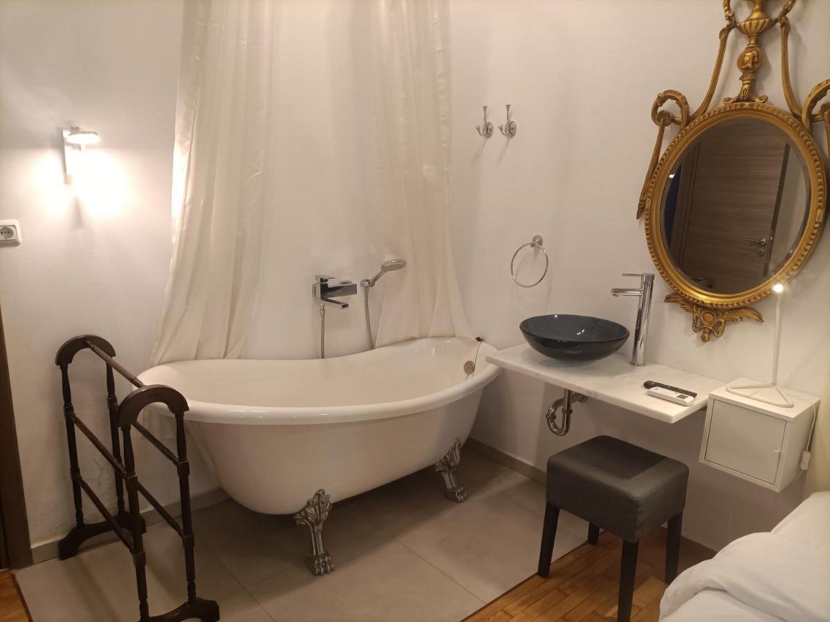 Elegant Apartment *